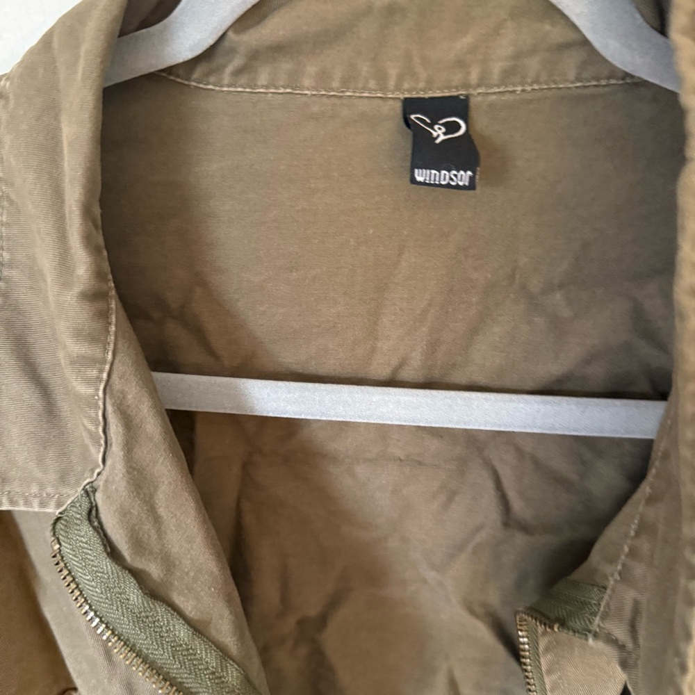 Windsor Olive Cropped Utility Jacket with Drawstring - Picture 5 of 7